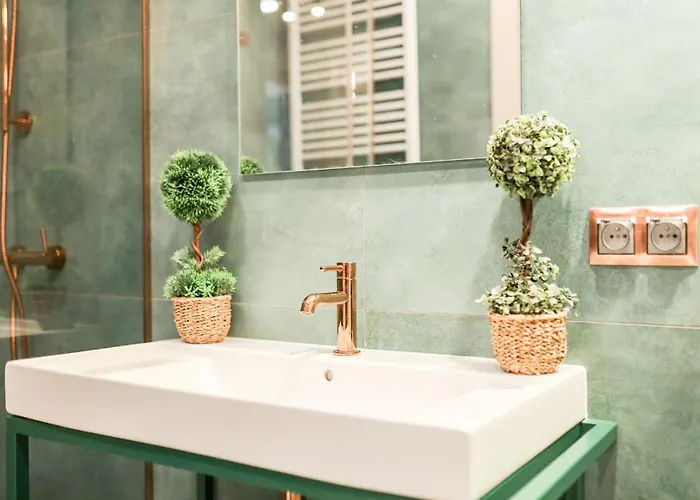 Modena Point Apartment *