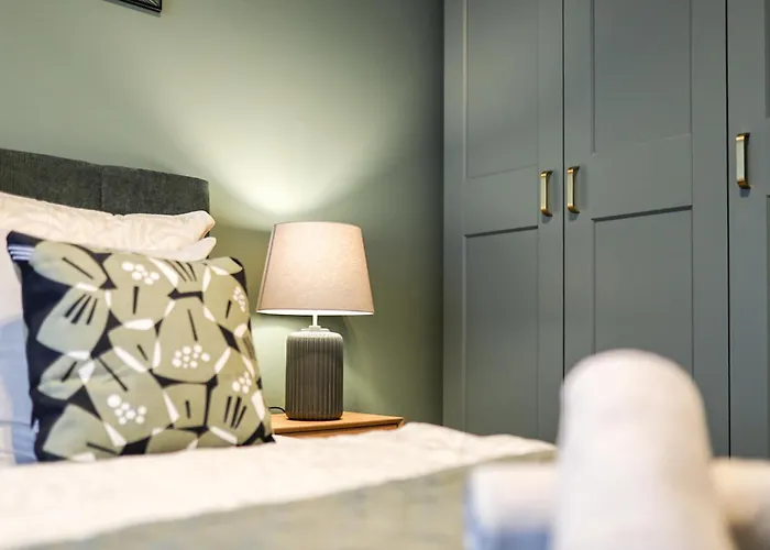 Modena Point Apartment *