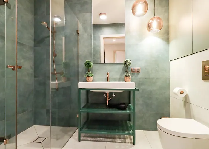 Modena Point Apartment *